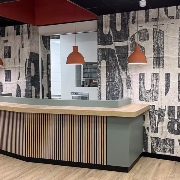 Alexander Haal interior & garden ontwerpt meubels die stijlvol en functioneel zijn.